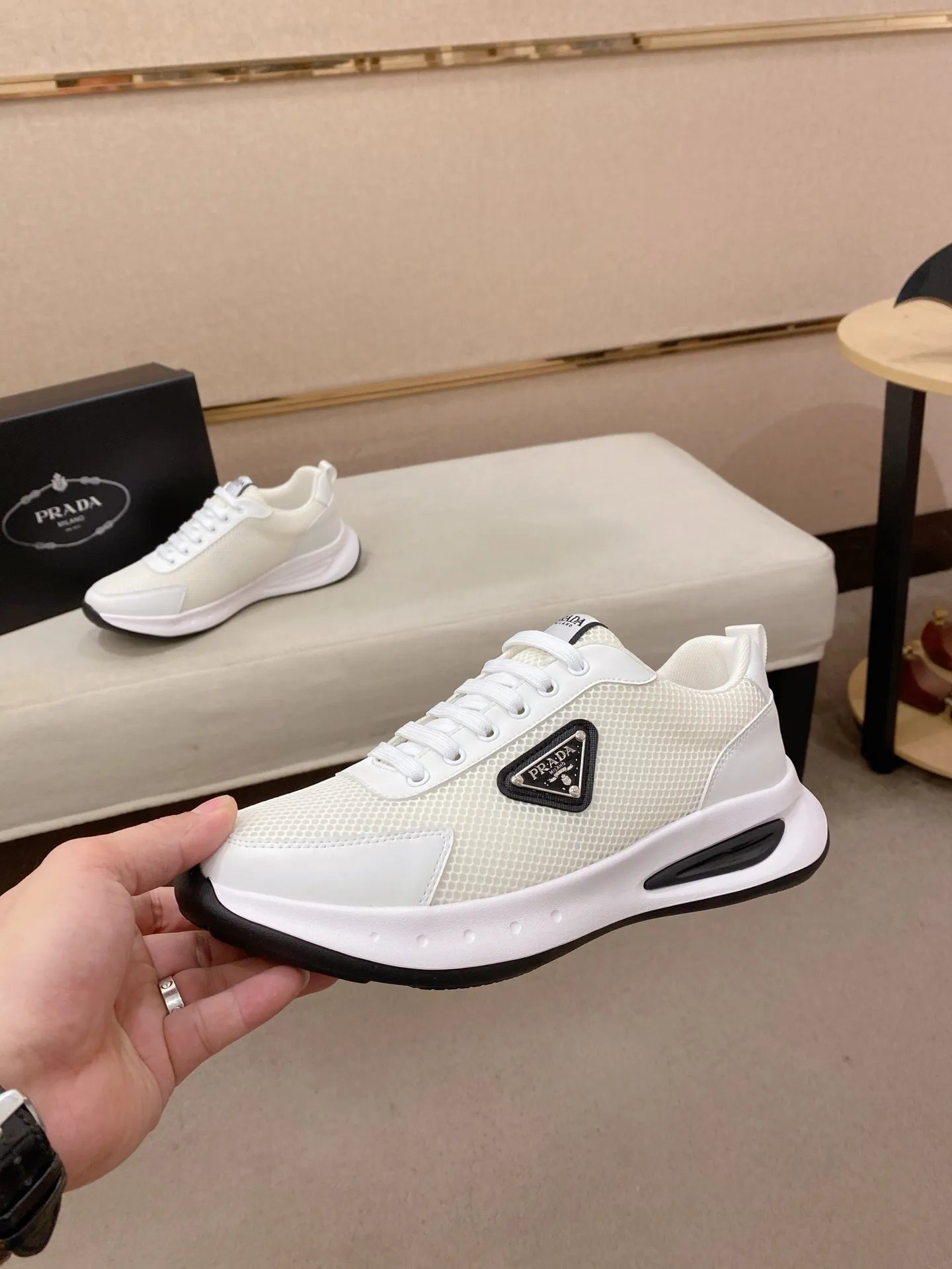 Men's men's shoes💰: 440💰[Prada～Prada] Trendy new styles are on the market. Same style as the official website. Counter quality. Original version. [Strong] [Strong] Imported selected first-layer cowhide. Comfortable and breathable sheepskin lining, fine workmanship, upper layer made of 100% pure cowhide, original last shape, comfortable on the feet, shoe sizes 38 to 44